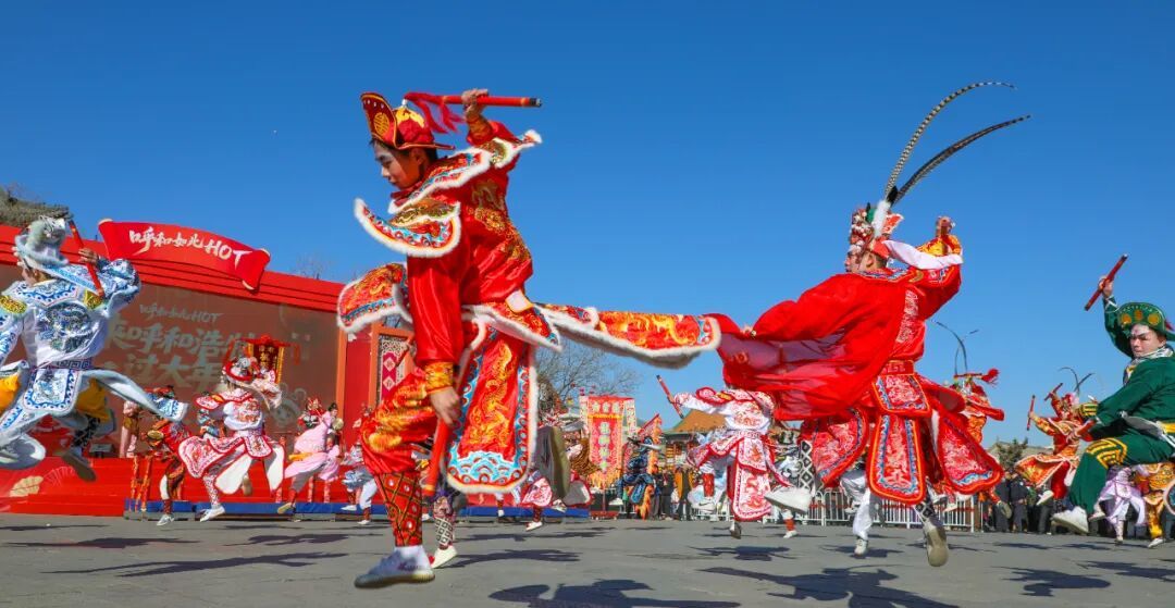 南北非遺鬧青城 民俗盛宴慶新春——2026呼和浩特新春文化廟會“游八仙”活動熱鬧上演